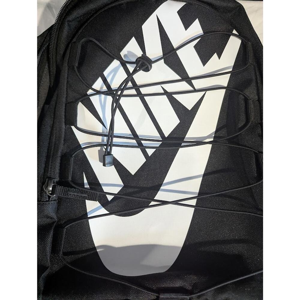 Nike Hayward 26L Backpack Black White Laptop Bag Bungee DV1296-010 NEW - Picture 9 of 14